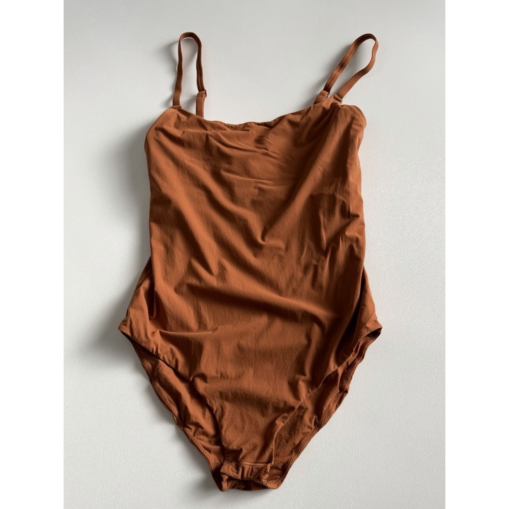 SKIMS Fits Everybody Cami Bodysuit Sz M Sienna Rust Brown Adjustable Straps